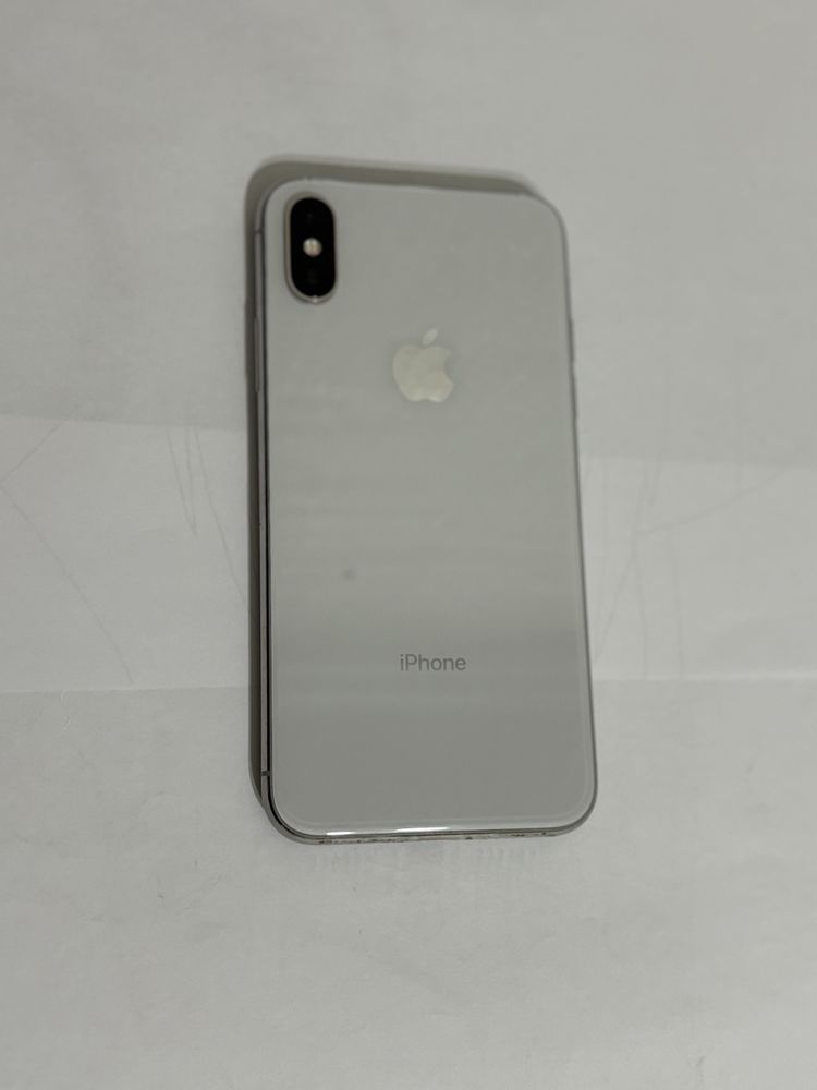 Продам iPhone X в отличном состоянии