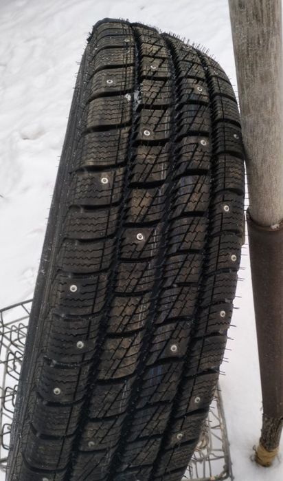 Продаю авто шины новые