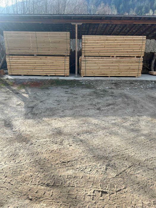 Иглолистен дървен материал