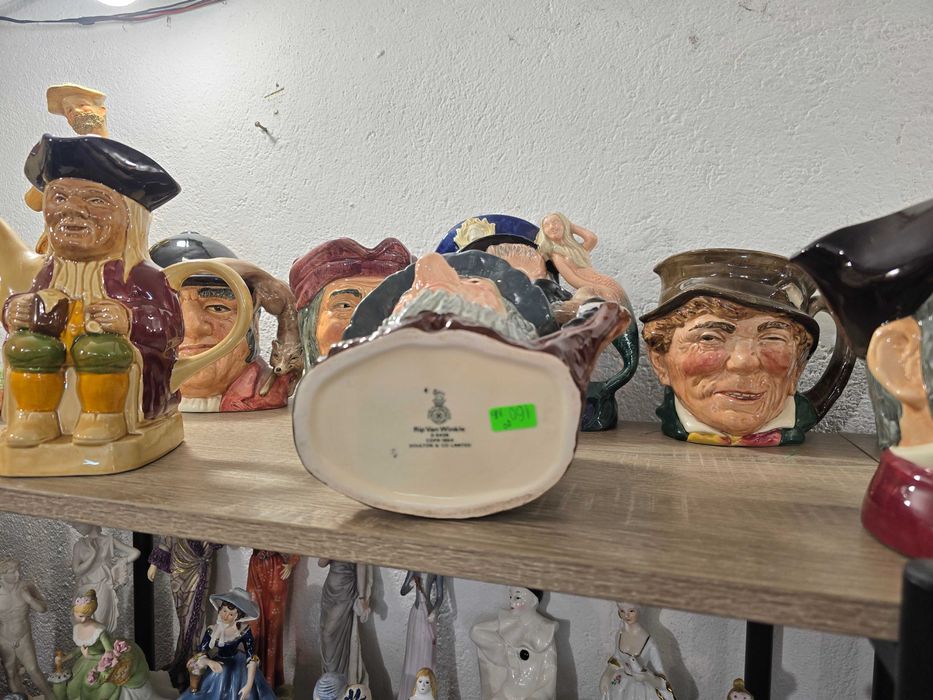 Над  30 броя  - порцеланови кукли Royal Doulton !!!