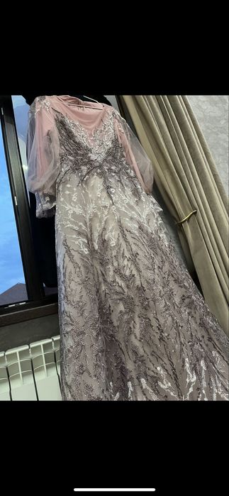 Новые вечерние платья в новом состоянии