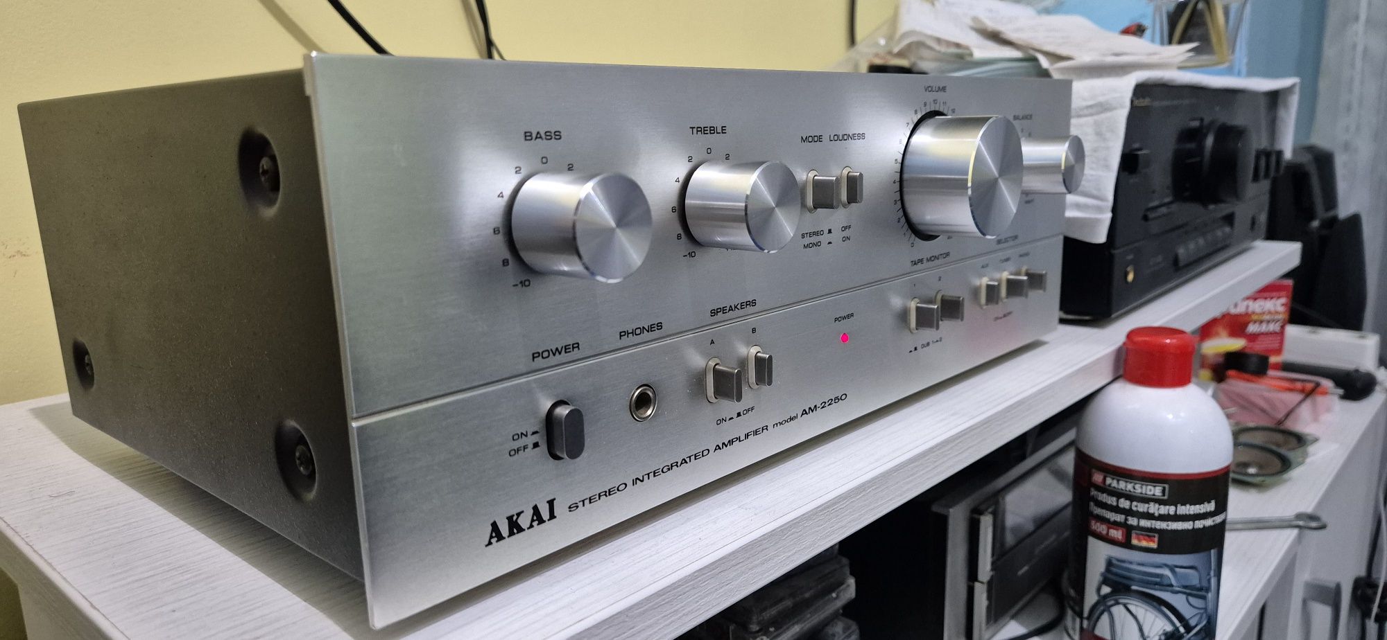 AKAI AM-2250 Hi-fi стерео транзисторен усилвател