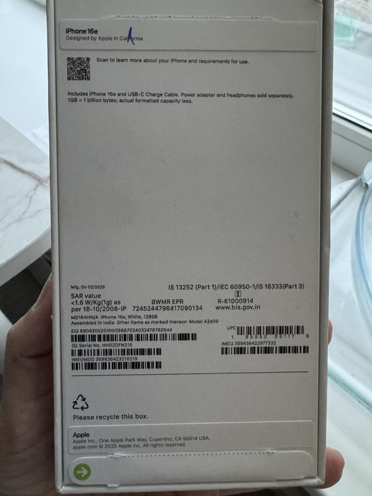 Продам новый iPhone 16e white