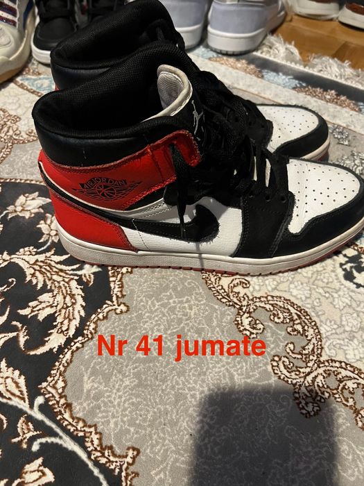 Pantofi sport noi și folosiți