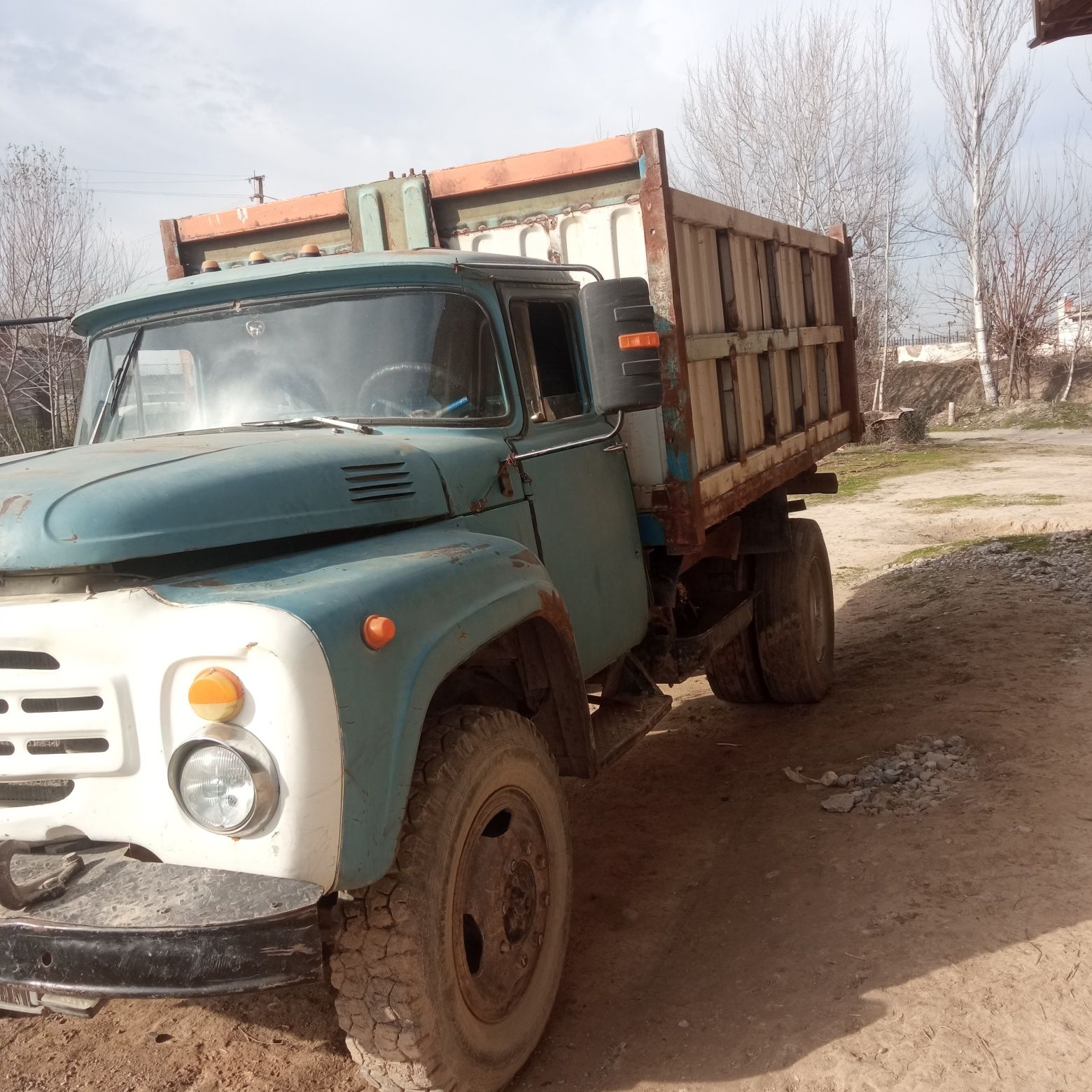 Zil 130 tayyor  mashina