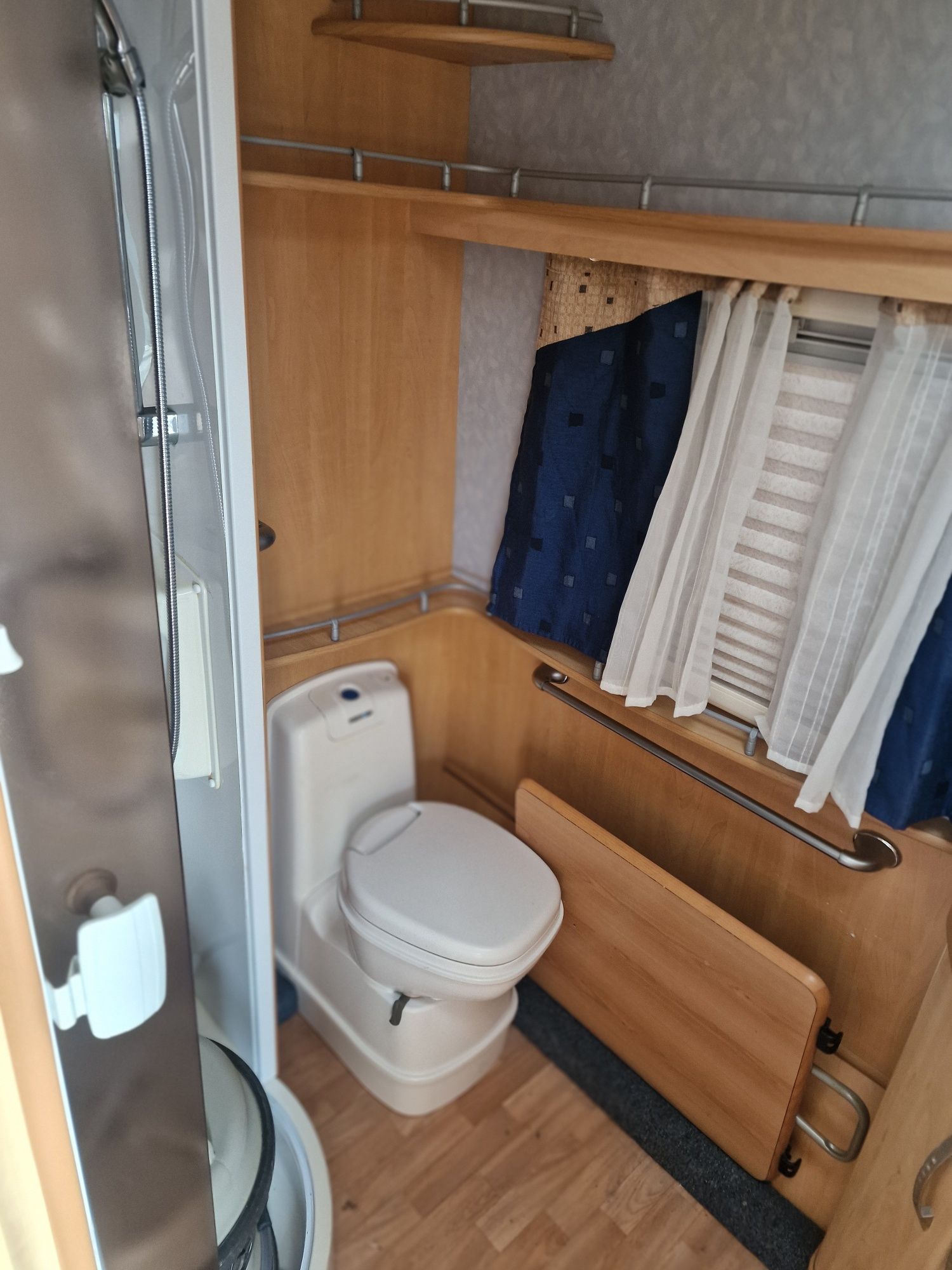 Rulota caravana sterling eccles