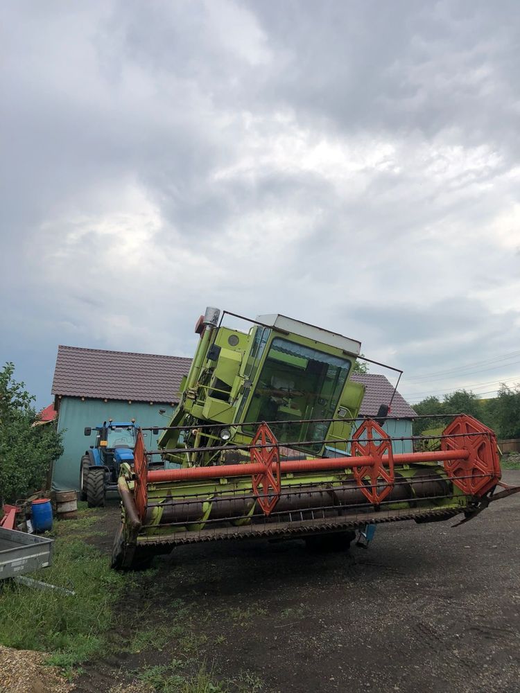 Vând combină claas dominator 85