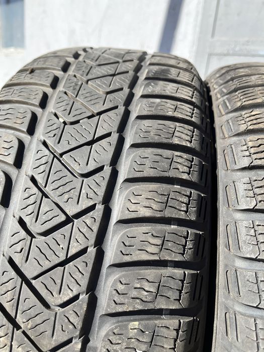 4 бр. зимни гуми 215/60/16 Pirelli DOT 4219 5 mm