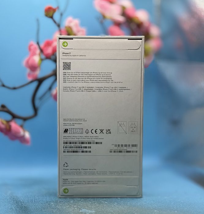 НОВ!!! Apple iPhone 17, 256GB, 5G, Black + подарък адаптер Apple