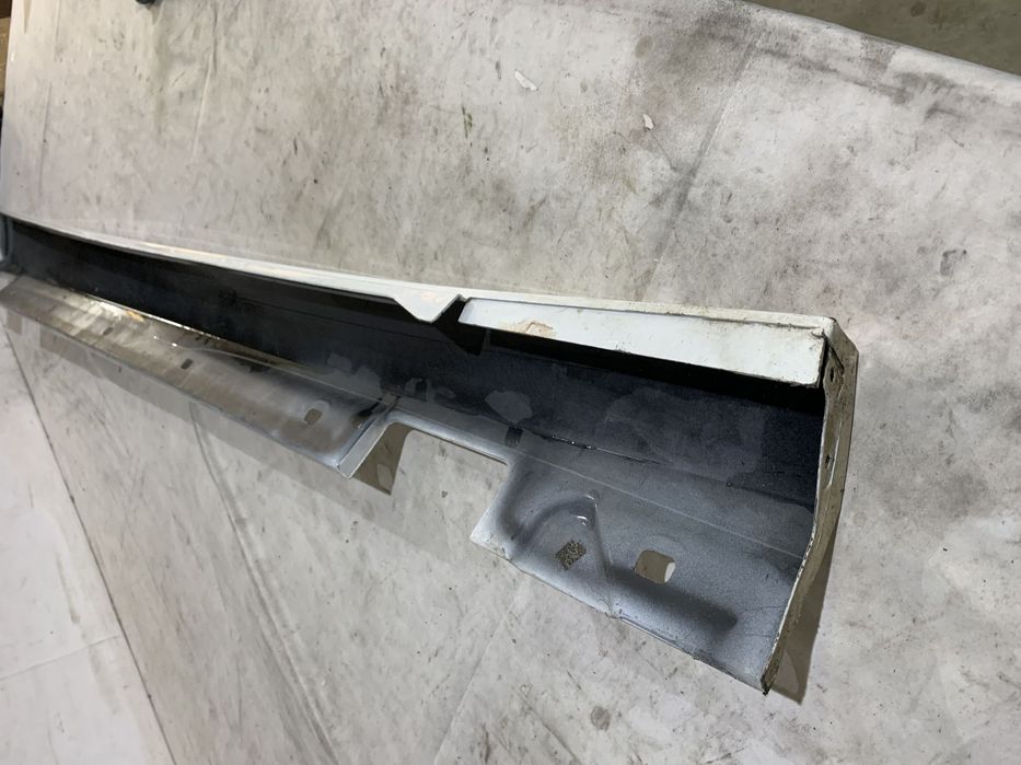 Prag stanga Mercedes E-Class W212, 2009, 2010, 2011, 2012, 2013, 2014, 2015, 2016, cod origine OE A2126900140.