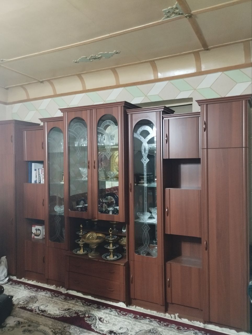 Мебеллар куп ишлатилмаган арзонга берворамиз