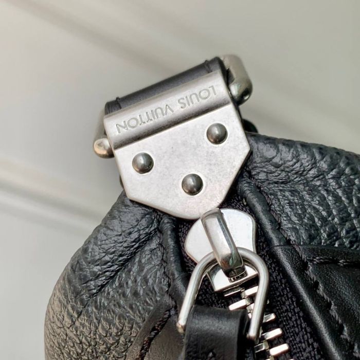 Geanta Louis Vuitton Nano Rider