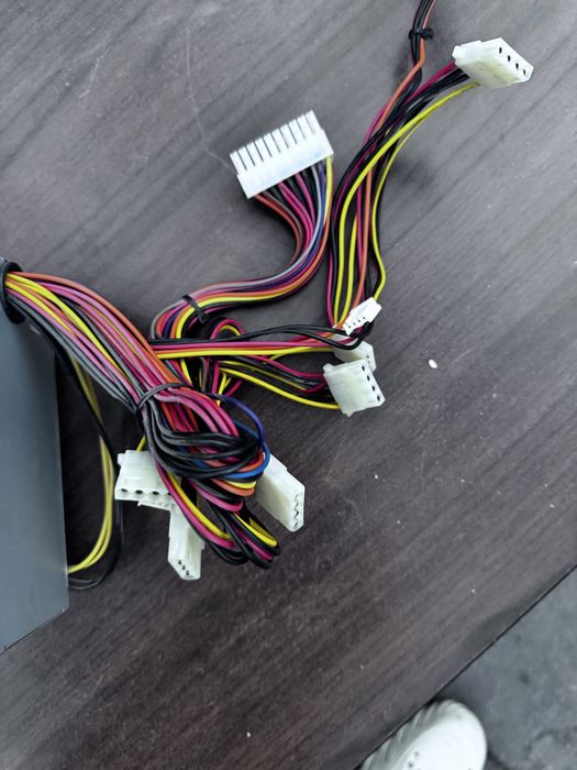 sursă de alimentare pentru PC – Raidmax ~500W (model mai vechi)