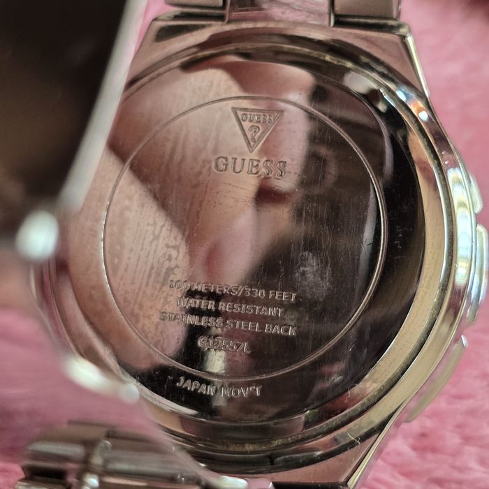Ceas Guess argintiu. Model G12557L. Utilizat.