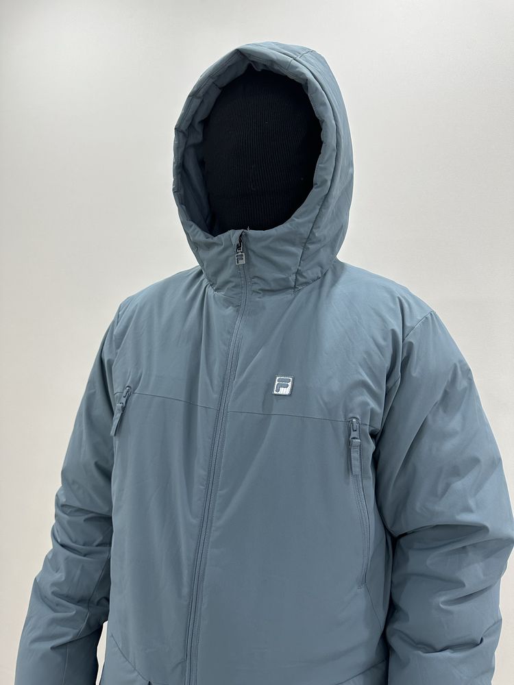 Продам куртку новую Fila
