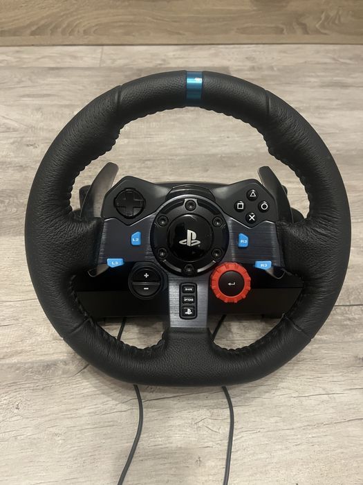 Продавам волан Logitech G29 с педали