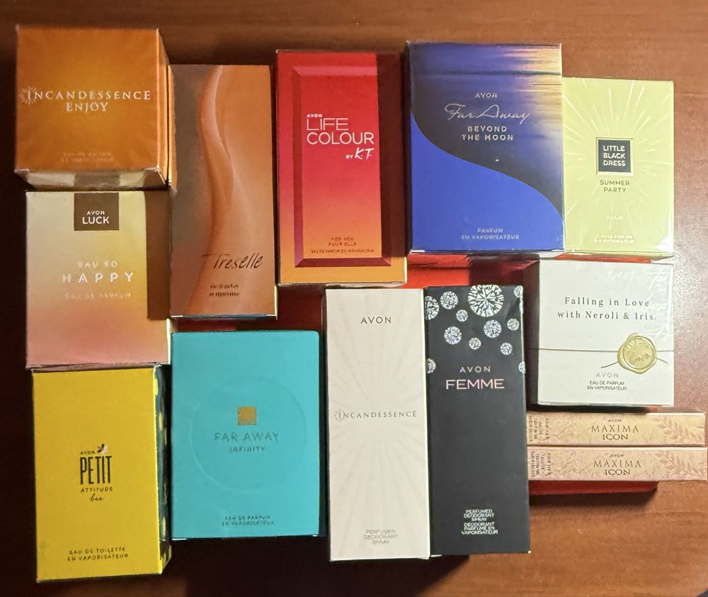 Vand parfumuri Avon