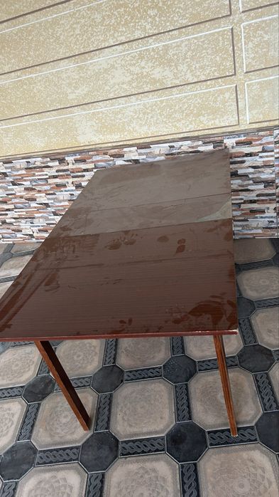 Стол  лакированный из лдсп