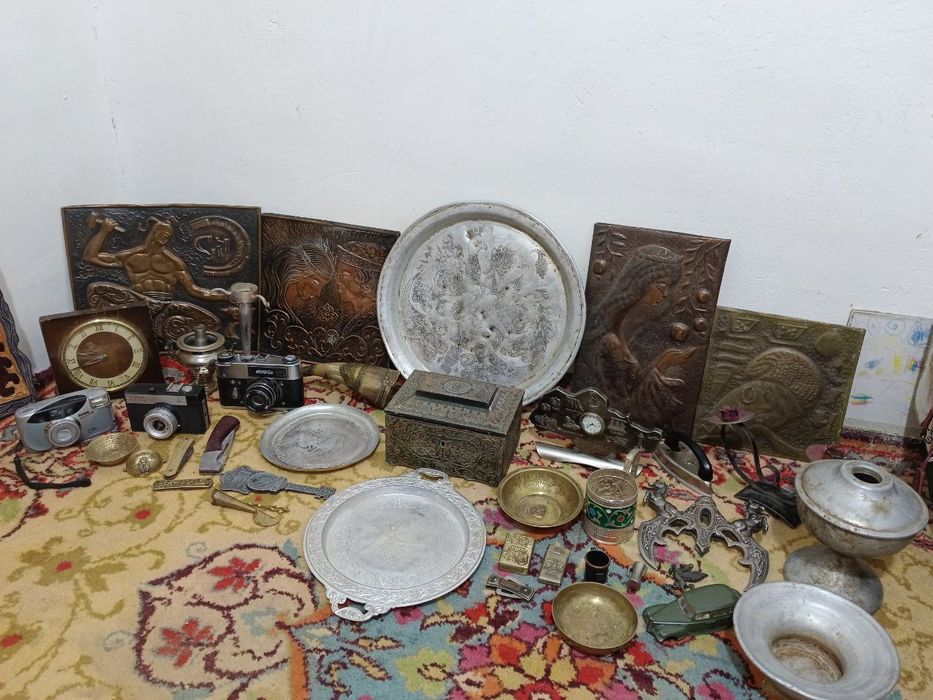 Antikvar buyumlar hammasi optim sotiladi