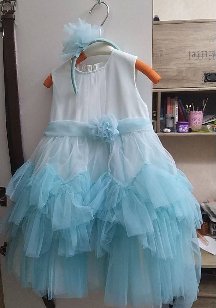 Детское нарядное платье на 2,5-4года