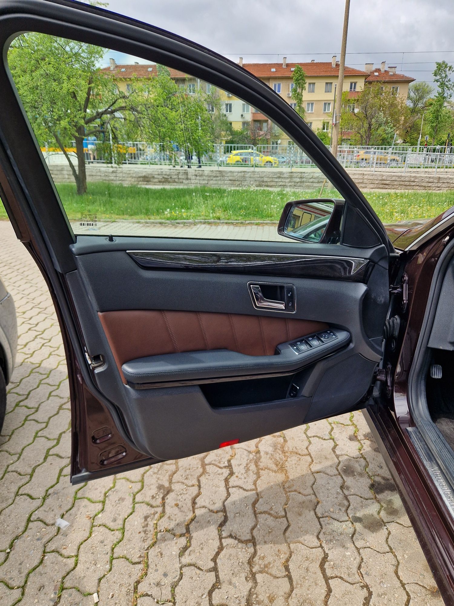 Mercedes benz E350 w212 4Matic Airmatic