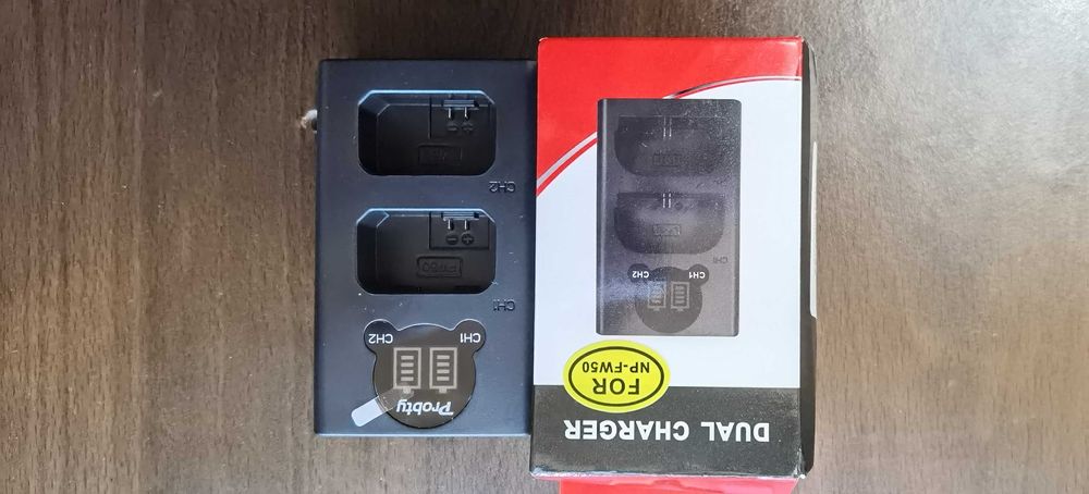 Incarcator dual  slot Nitecore USN3Pro ptr baterii  tip NP