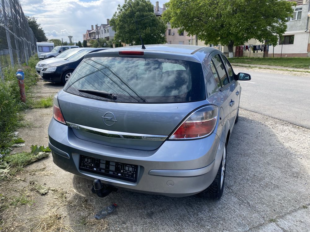 Opel Astra H - 1.6 twinport