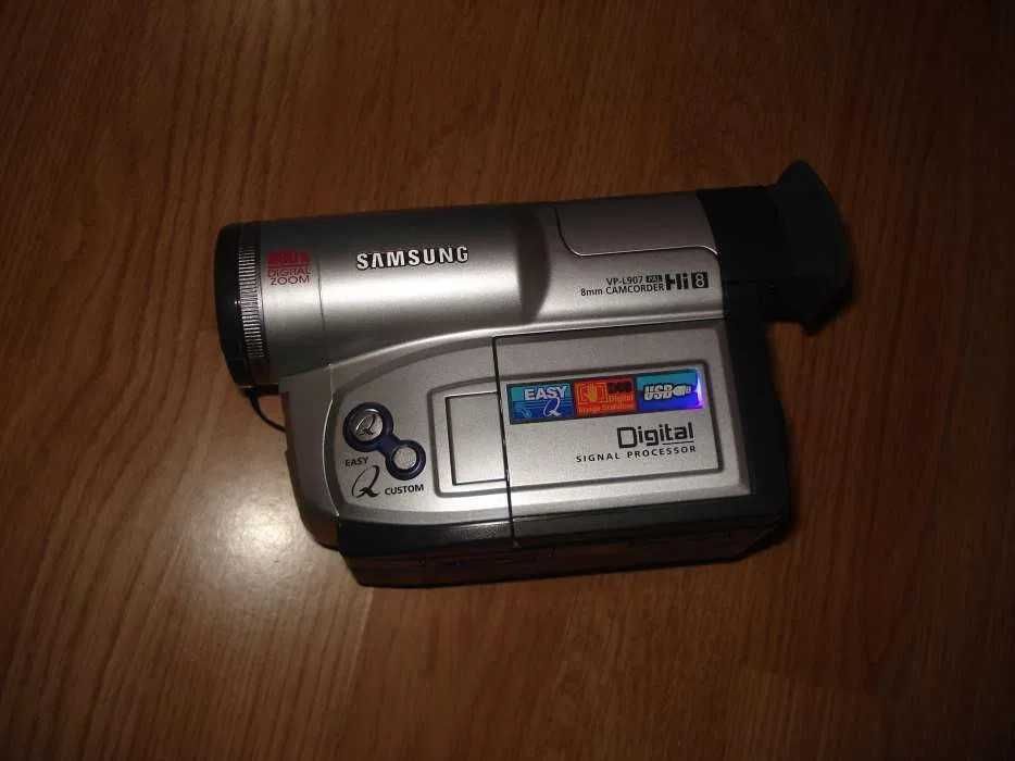 Vând camera video Samsung