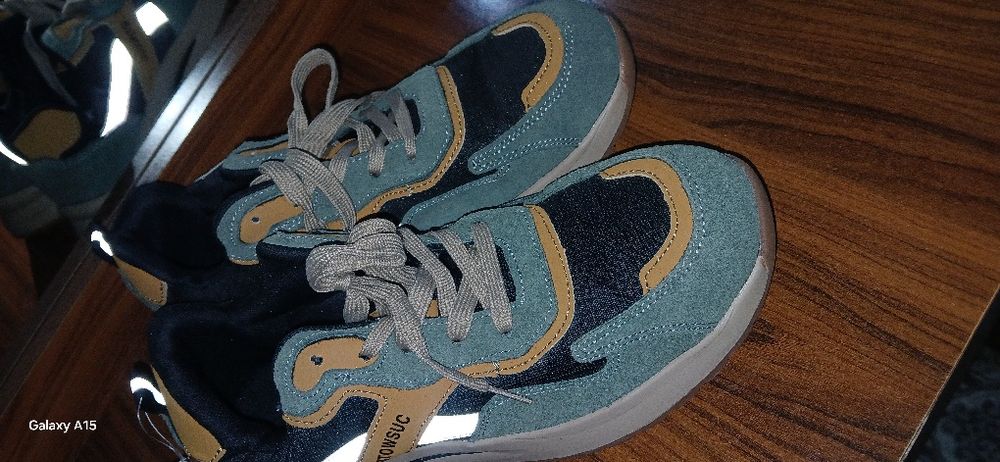 Himoya poyabzali. Yuqori sifatli. Xitoyda ishlab chiqarilgan.