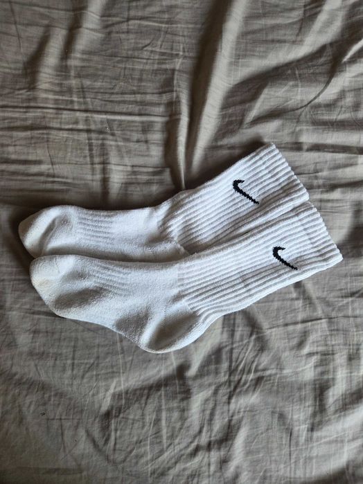 Продавам оригинален nike tech fleece + подарък блуза и чорапи