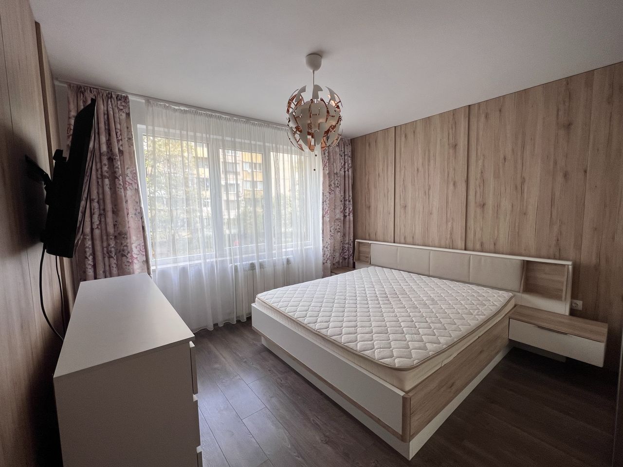 Дава се под наем Двустаен апартамент в София, Дружба 2 - 79 кв.м за 690 € - Снимка #1