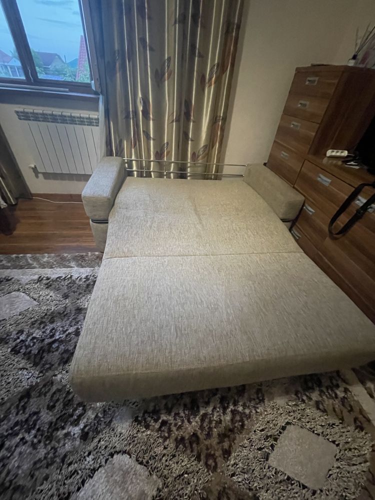 Продам диван двухместный производство Турция