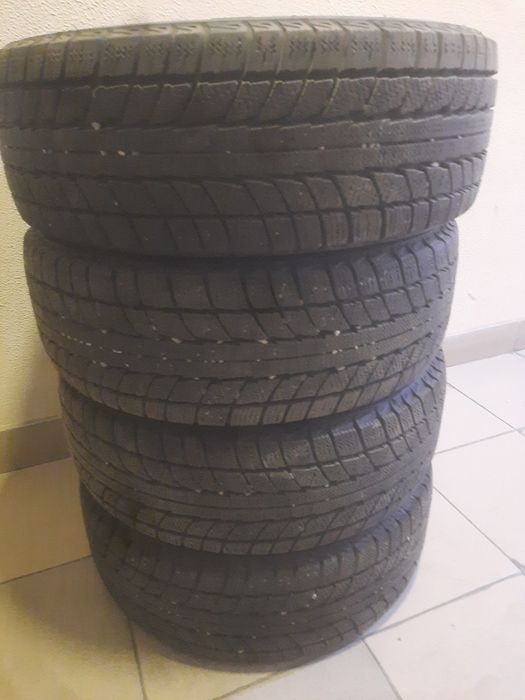 Шины зимние в комплекте