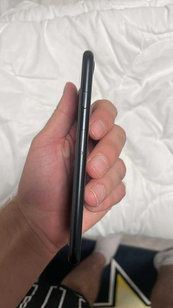 iphone SE 2020 като нов