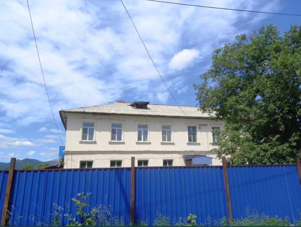 Продам огромный благоустроенный дом.