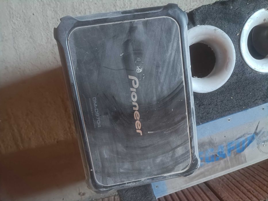 Amplificator plus subwoofer auto 1600 w