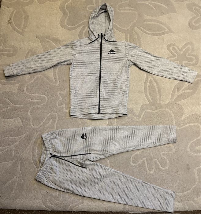 Екипи Flair и D2 (Dsquared2)