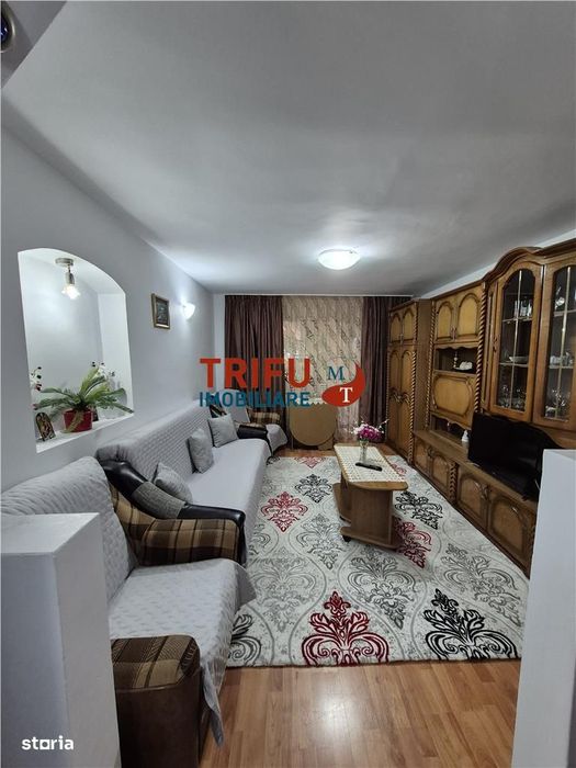 Apartament 2 camere, Cetate, etaj 1 de vanzare