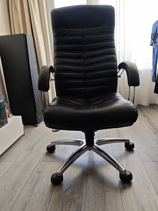 Офис стол естествена кожа