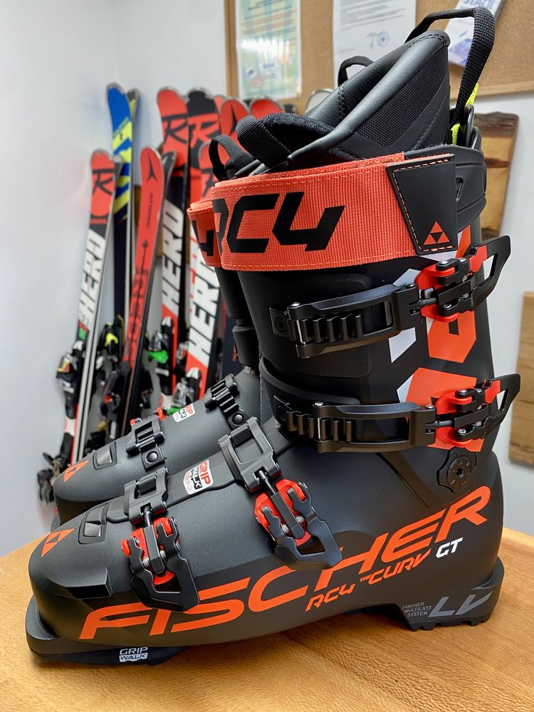 clăpari de ski/schi/schiuri Fischer RC4 The Curv GT,flex 120,nr.44,NOU