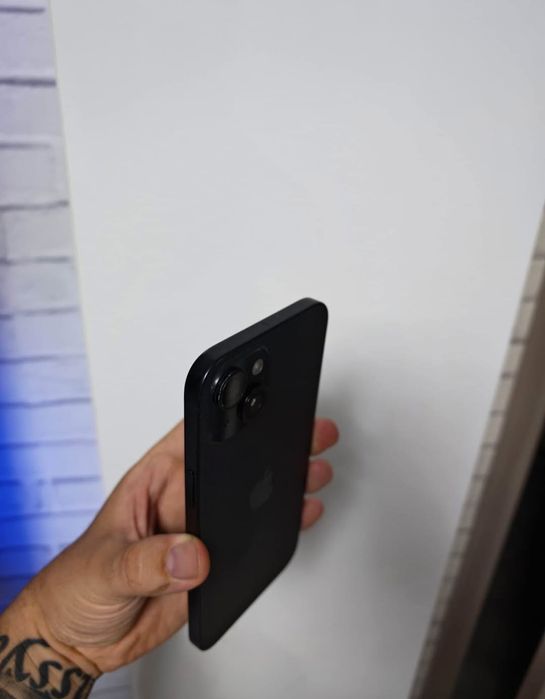 Vând iPhone 15 plus