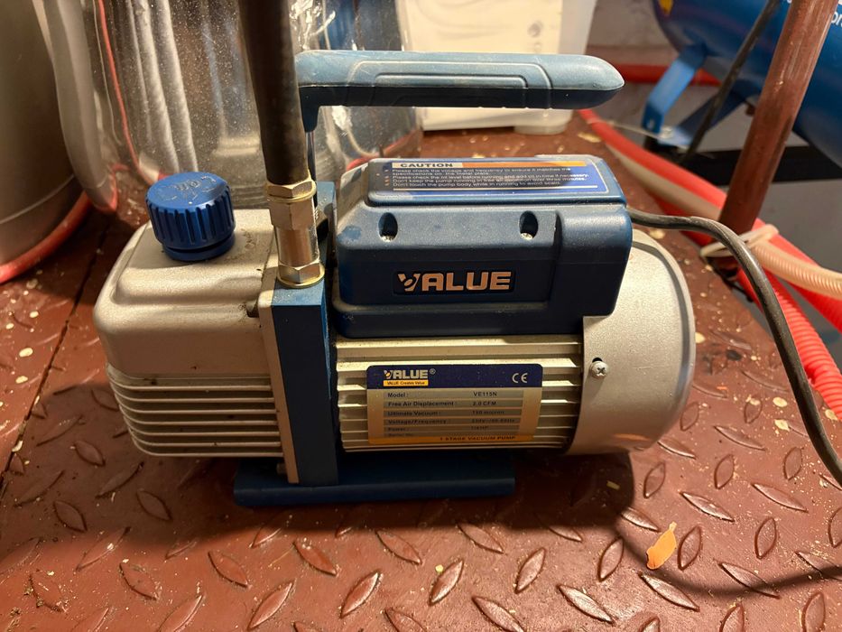 Вакуум помпа едностъпална VALUE