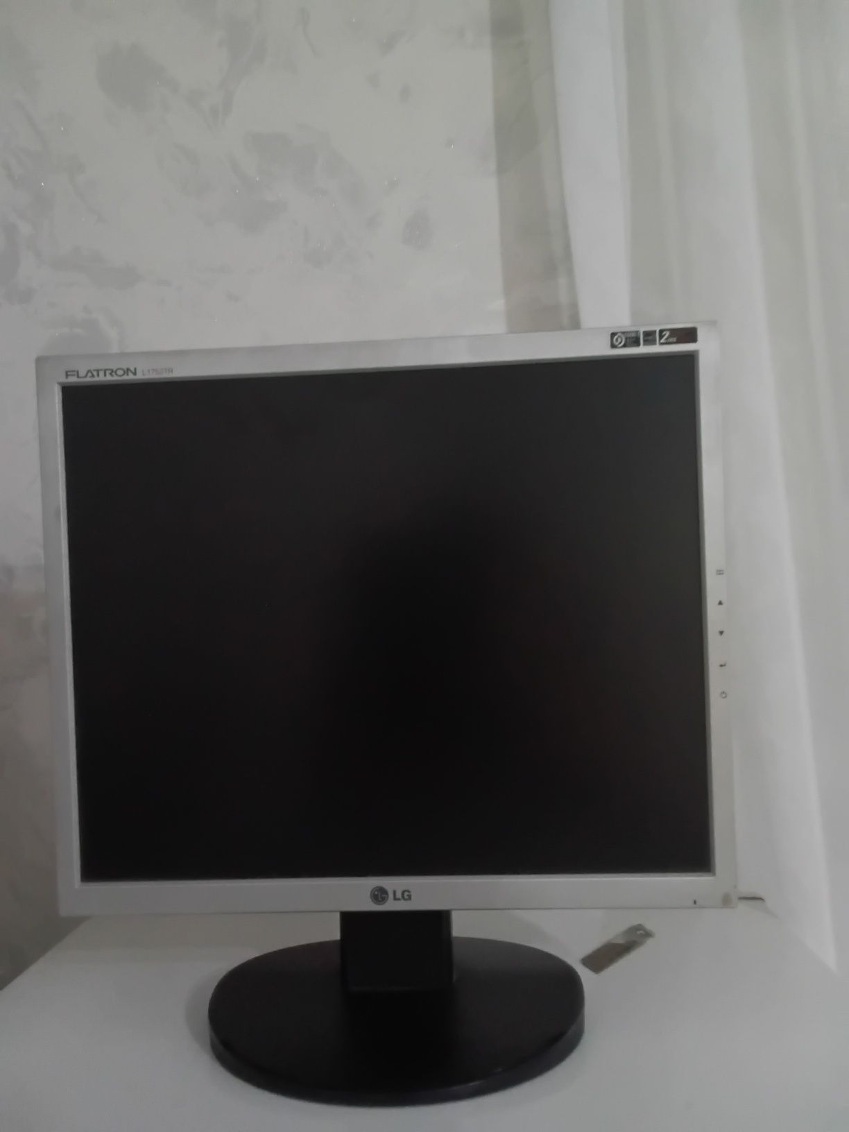 Монитор 75Гц, TN. LG Flatron L1752TR.Состояние идеальное