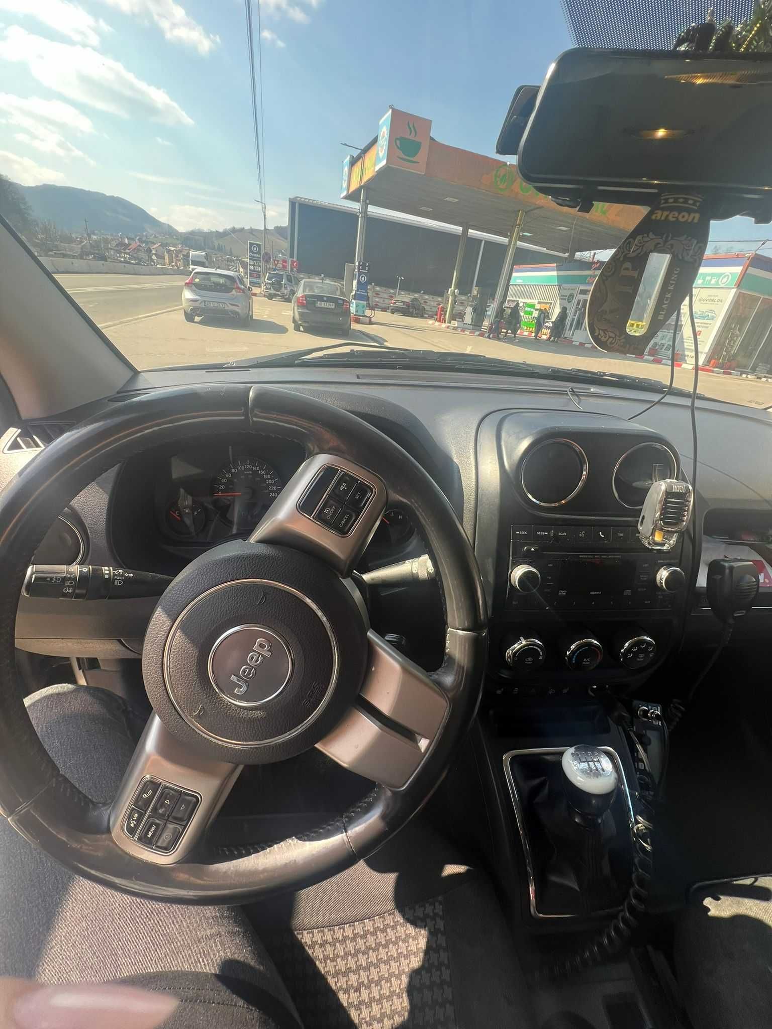Vând Jeep Compass