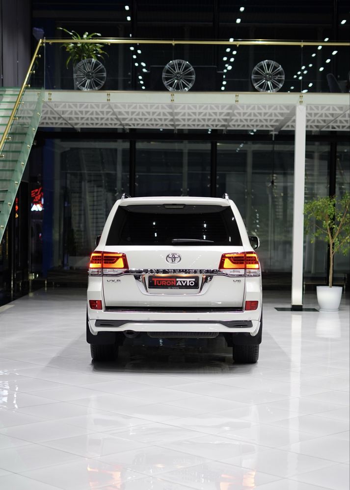 Toyota Land Cruiser 200