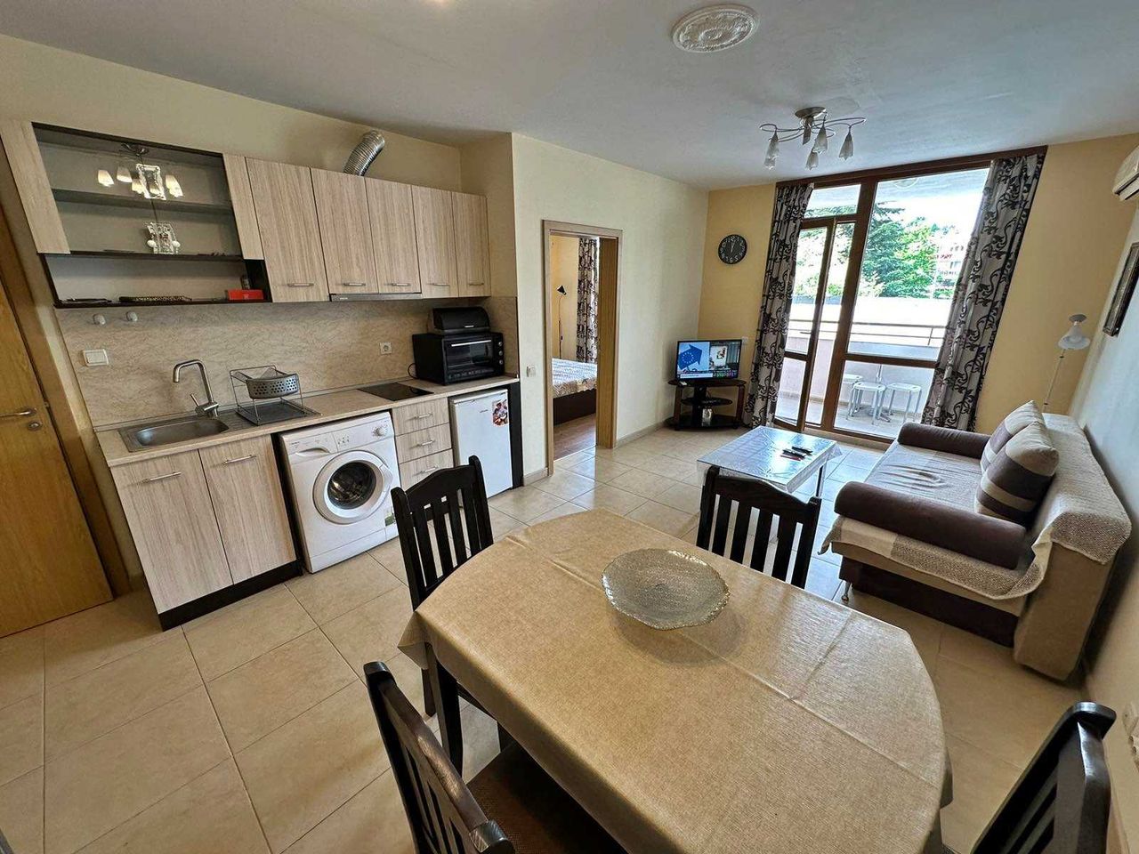 Продава се Двустаен апартамент в к.к. Слънчев бряг - 65 кв.м за 993 €/кв.м - Снимка #1