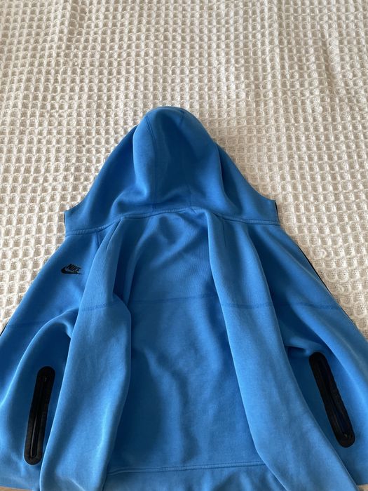 Nike Tech Fleece в небесносиньо,лекота, стил и комфорт в едно!