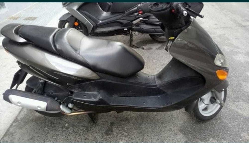 dezmembrez piese motor carene yamaha x max x city tricity majesty