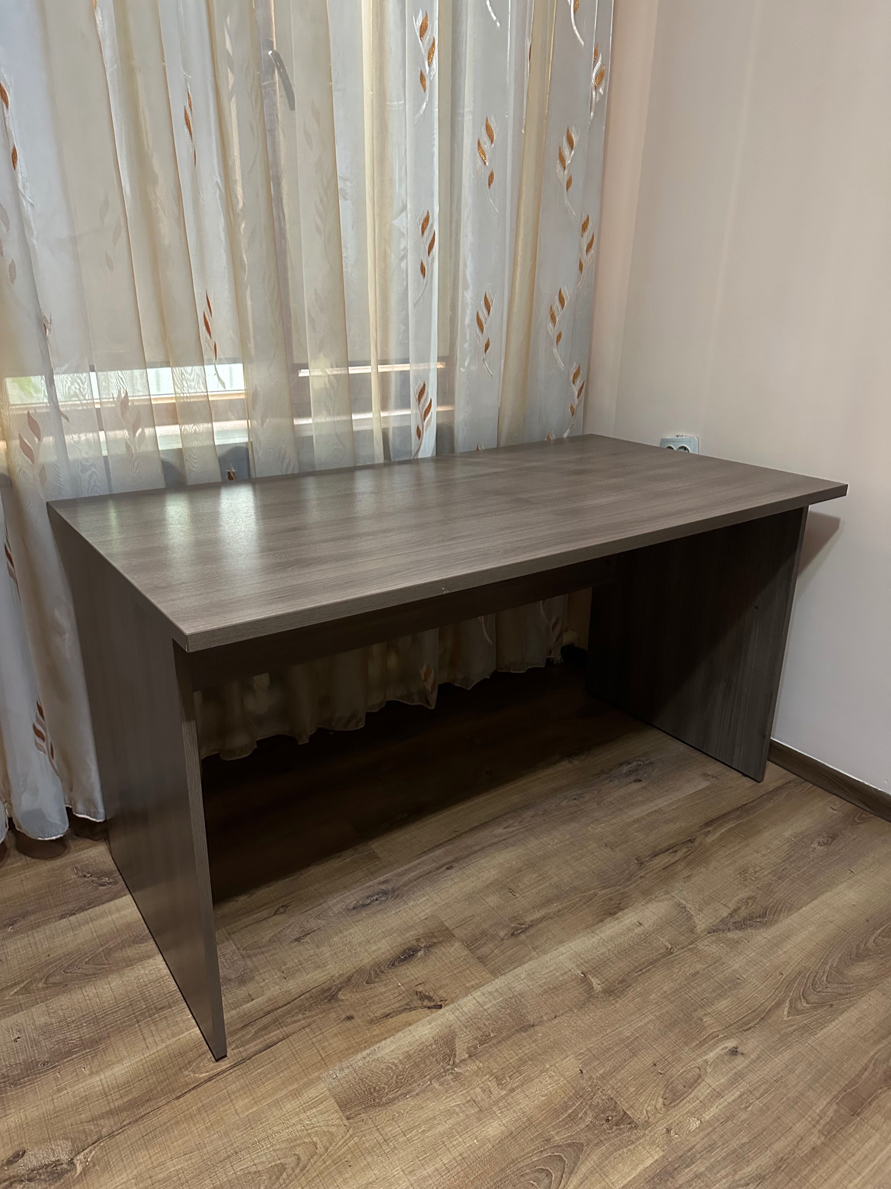 Стол для работы/учебы