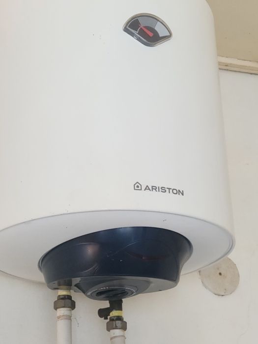Водонагреватель Аристон сотилади